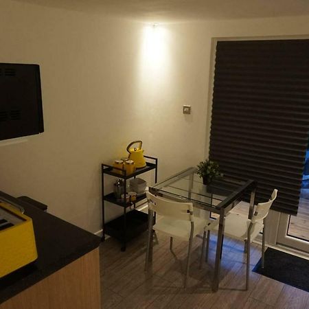 Rjo Serviced Accommodation Purfleet Exterior photo