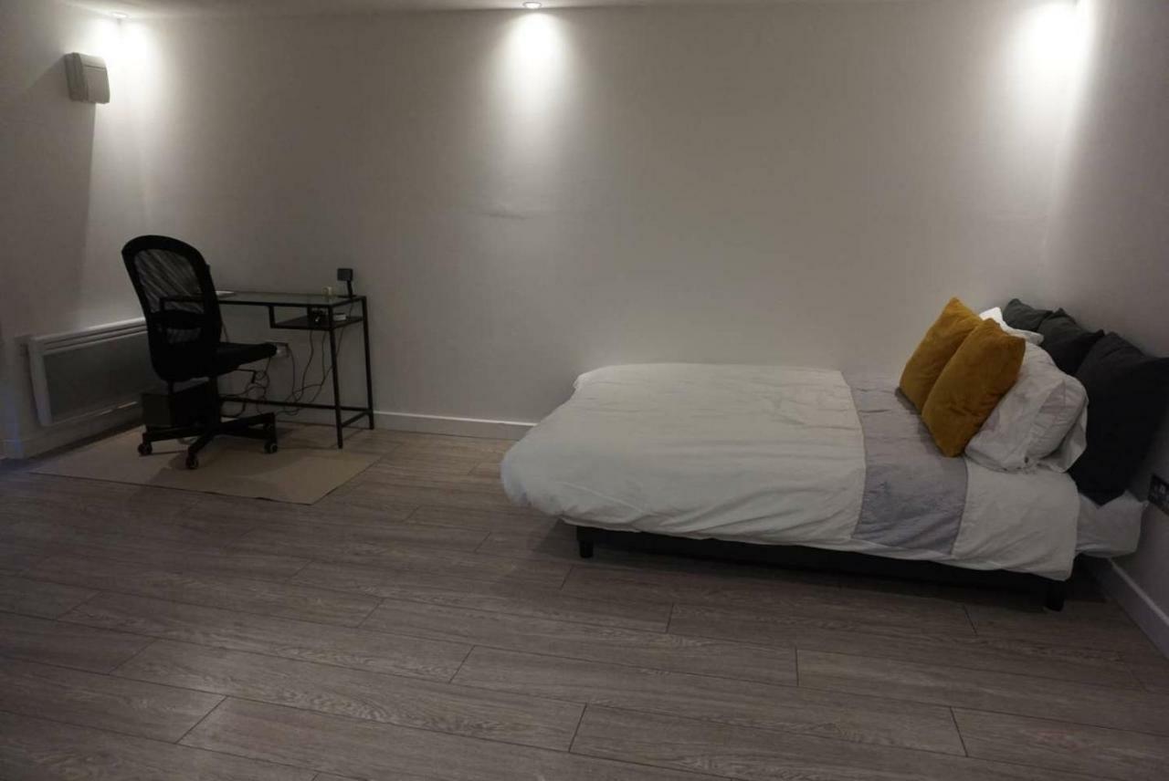 Rjo Serviced Accommodation Purfleet Exterior photo