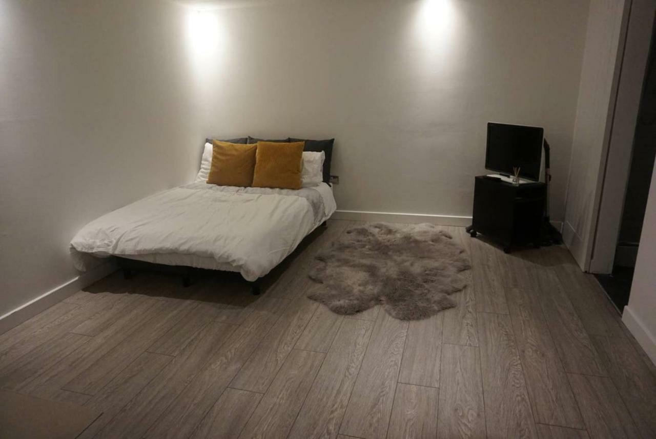 Rjo Serviced Accommodation Purfleet Exterior photo