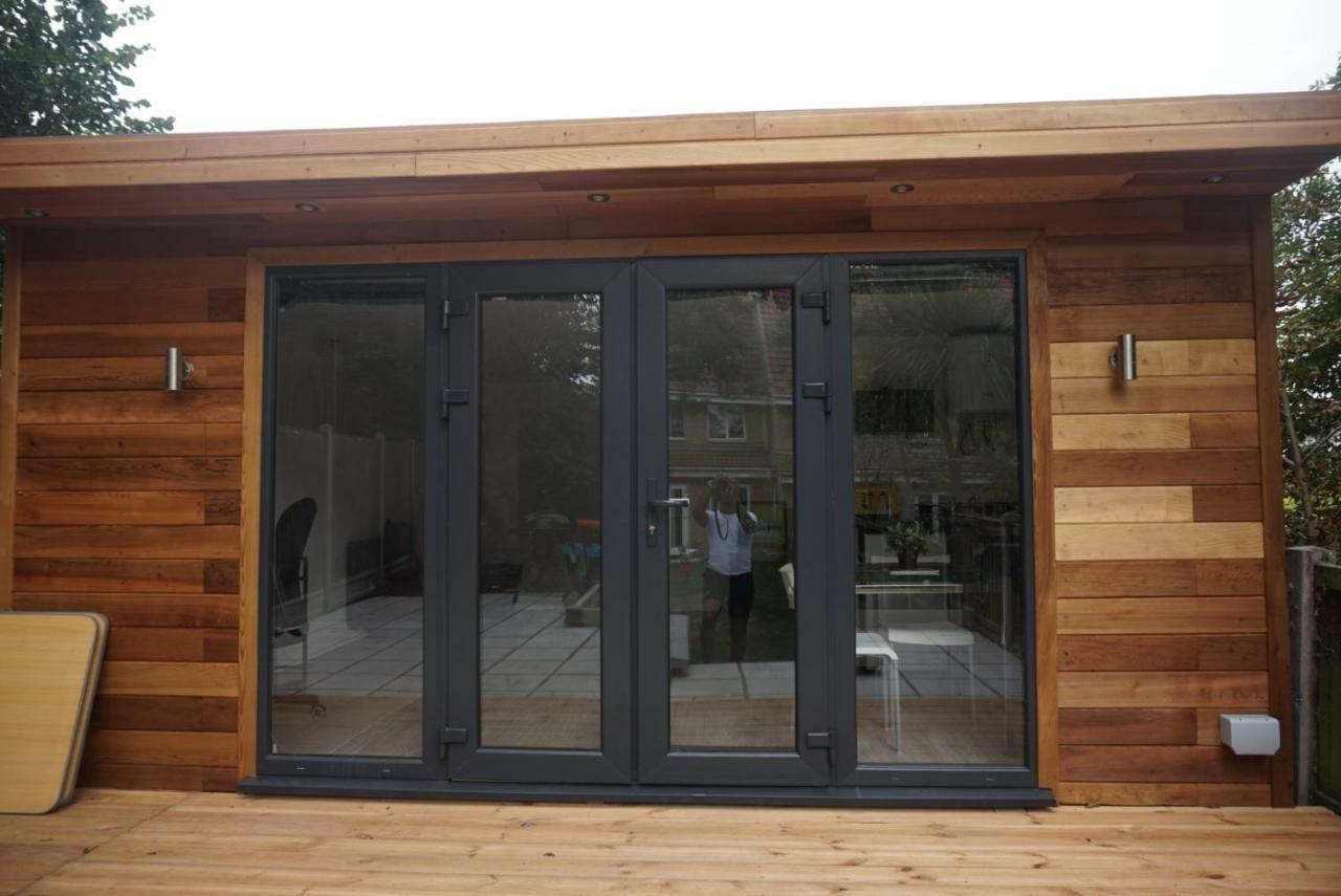 Rjo Serviced Accommodation Purfleet Exterior photo